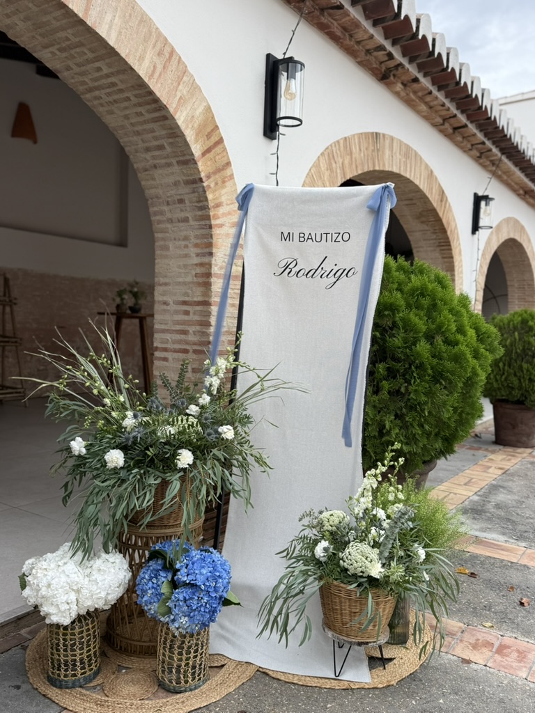 Tela vinilada con lazos